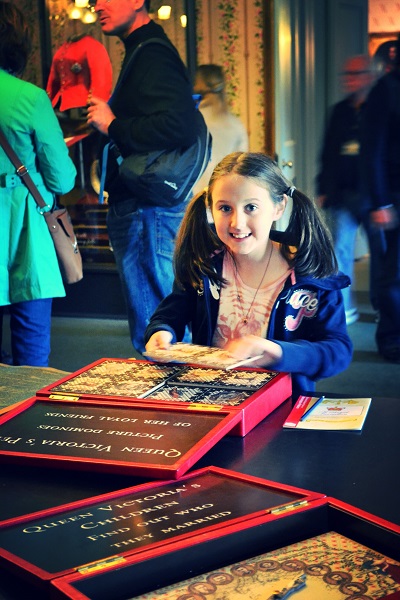 girl inside kensington palace