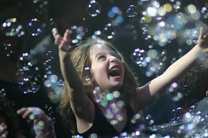 Gazillion bubble show girl