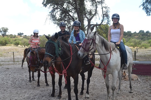 girls horsebackriding in Perth