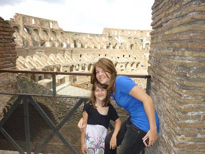 2 kids at the Coloseum in Rom