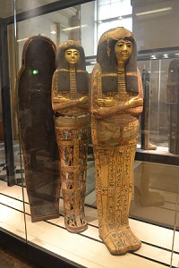 egyptian mummies at the louvre