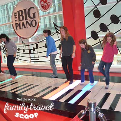 piano at FAO Swartz