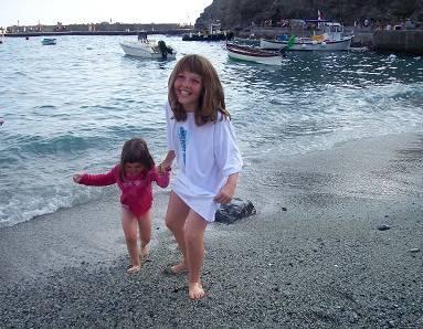 kids playing in the water in cinque terr