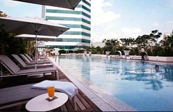 singapore hotel pool